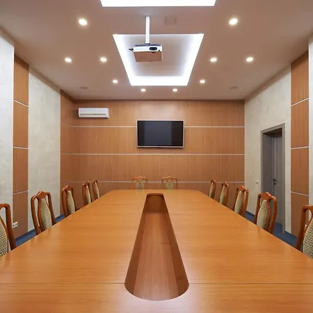 Hotel Druzhba 3*